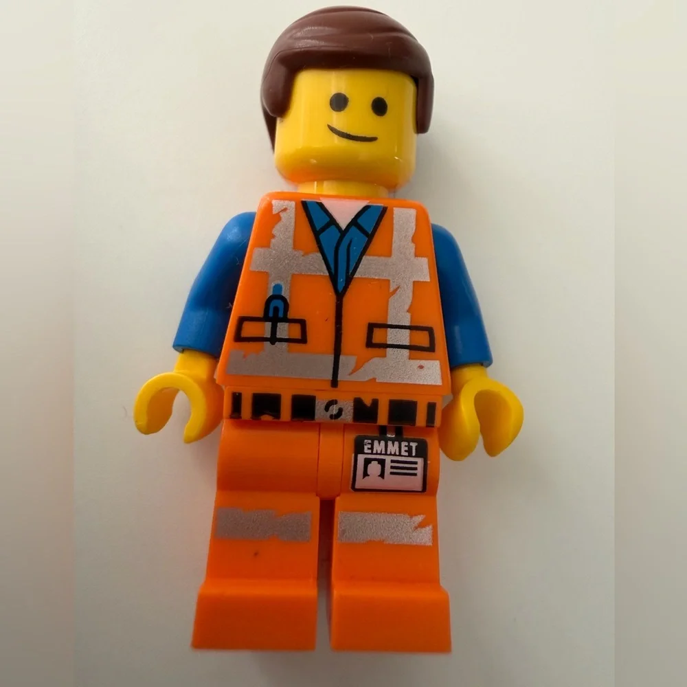 THE LEGO MOVIE 2 Emmet and Benny’s ‘Build and Fix’ Workshop #70821 (Retired Set)